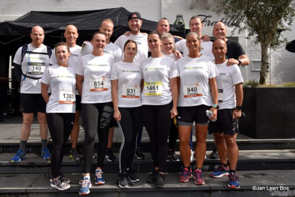 Veldwerk Bedrijventeam dat meedoet aan de Veldwerk Halve Marathon Oostland